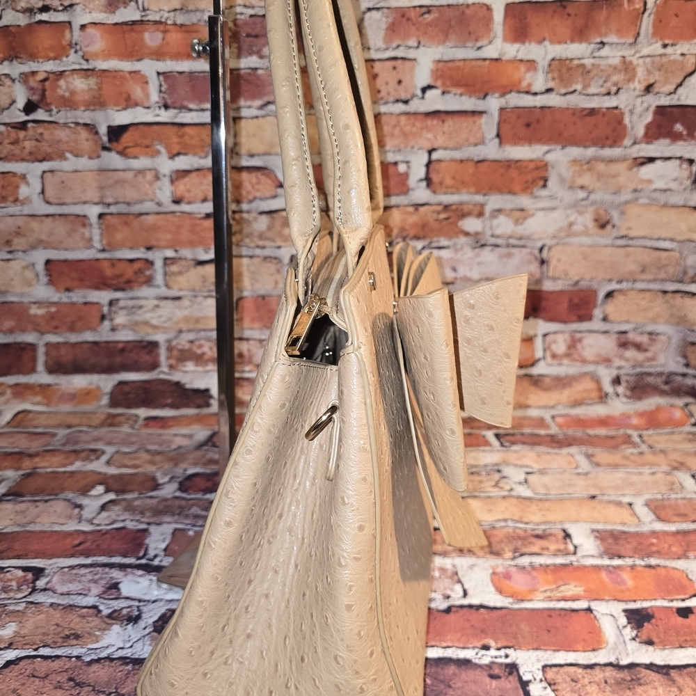 Grossi York Faux Ostrich Big Bow Tan Shoulder Bag - Picture 9 of 10